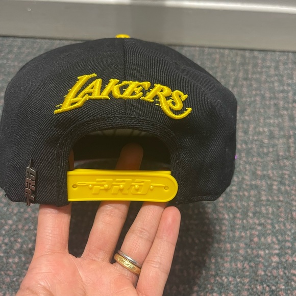 Lakers Champs Cap - Picture 3 of 5